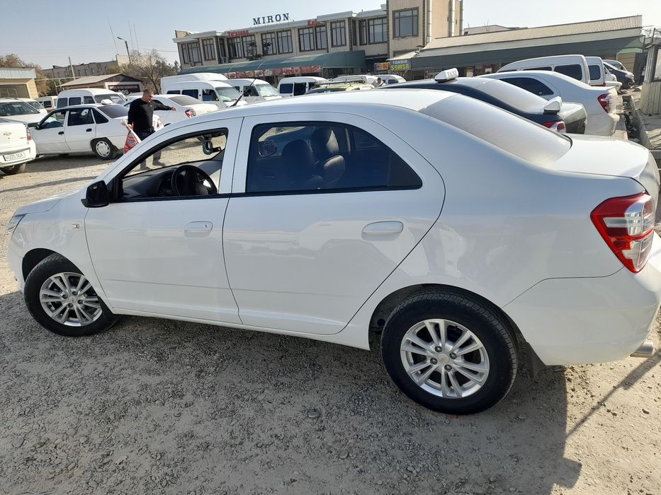 Cobalt avtomashinasi sotiladi