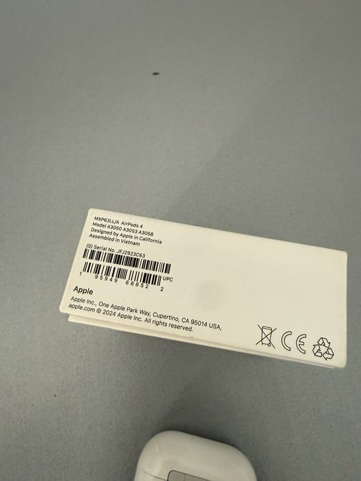 Airpods 4 оригинал в идеальном состояние