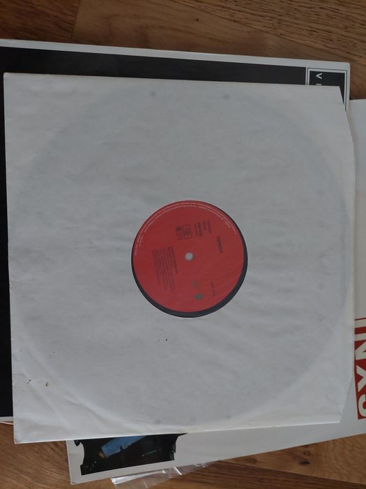 Viniluri INXS si Genesis