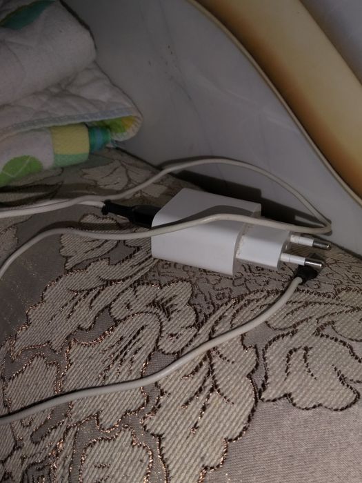 Продам или обмен iphone заряд ка
