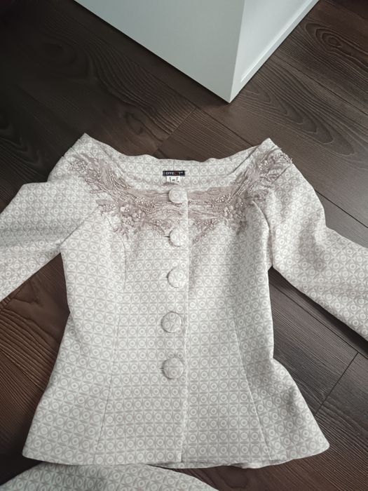 Costum de ocazie