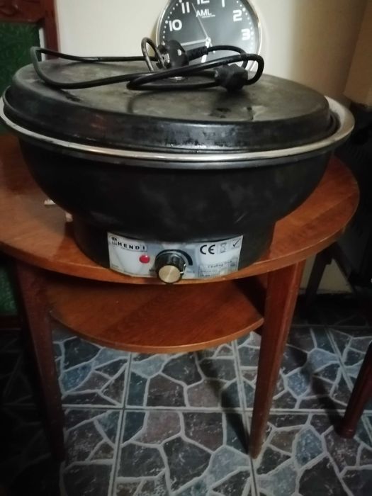 Chafing dish model Hendi Tesino(bain marin) , tava pizza cu capac