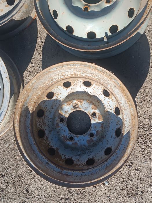 R-16 оригинал Нива 5*139,7 штамп диск