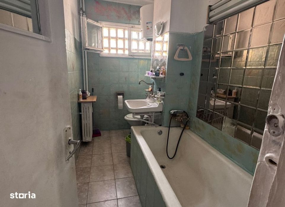 Apartament  2 camere Podu Ros , 50 metri, etaj 3 Cod:162997