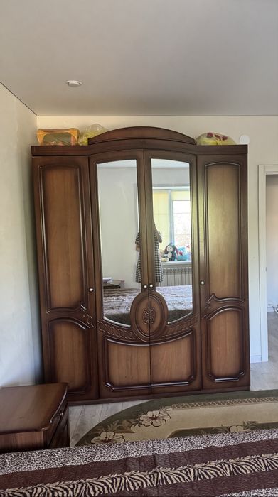 Продам спальный гарнитур