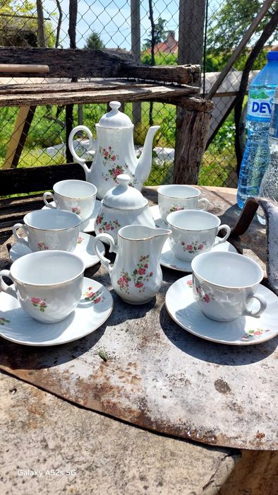 Порцеланов български сервиз за кафе/чай