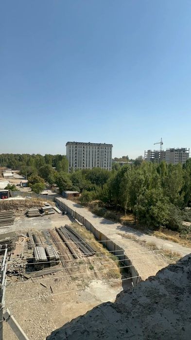 Срочно продаётся новостройка от АРТ ХАУС на чирчике 2/2/9