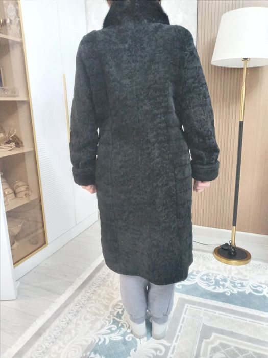 Продам Мутоновая шуба