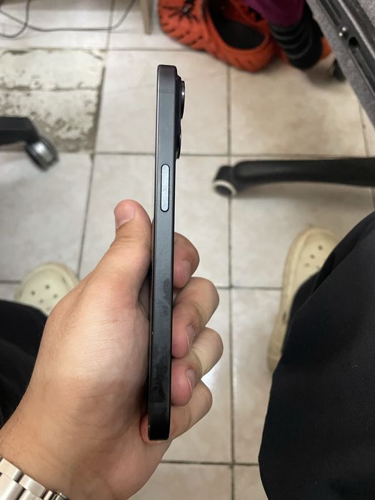 Продам Iphone 15 256gb