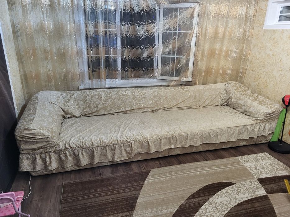 Продам диван прямой 3,7м
