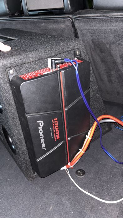 Vand subwoofer 1000w+statie pioneer1000w