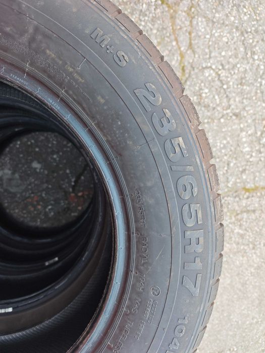 Продавам зимни гуми Continental 235/65/17