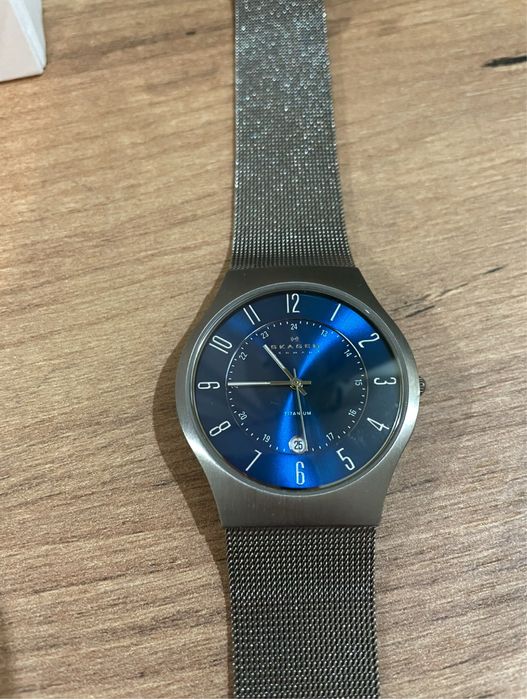 Часовник SKAGEN.