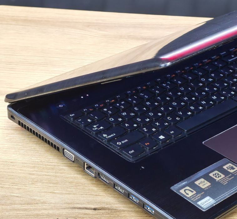 Lenovo i3 laptop sotiladi