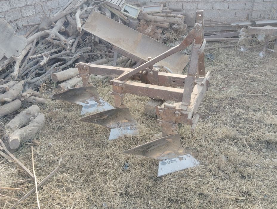 Плуг сотилади 3 корпус беларусга