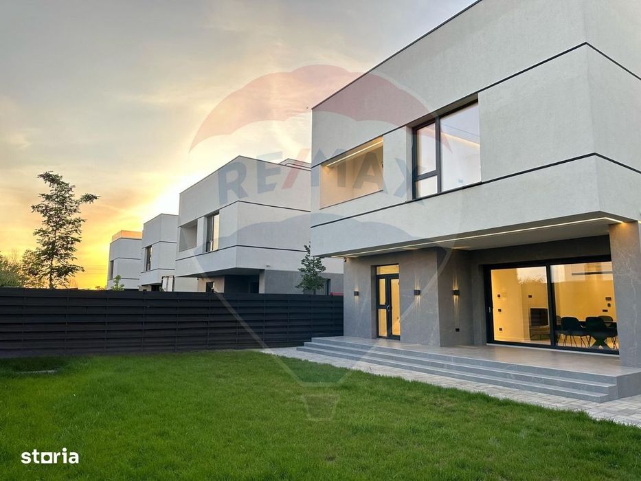 Casă / Vilă de vânzare 5 camere