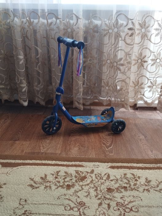 Детский самокат трёхколёсный