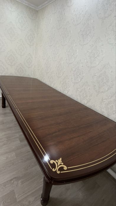 Продам деревянный стол!