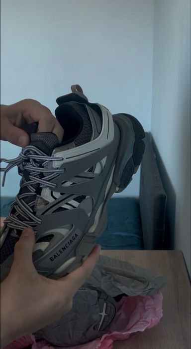Чисто нови лед  баленсиага трак/ led balenciaga track