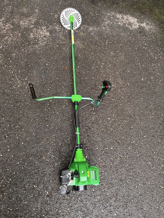 Motocoasă pe benzină , nu Husqvarna, nu Stihl , cu garanție   62 cc - 7 cp