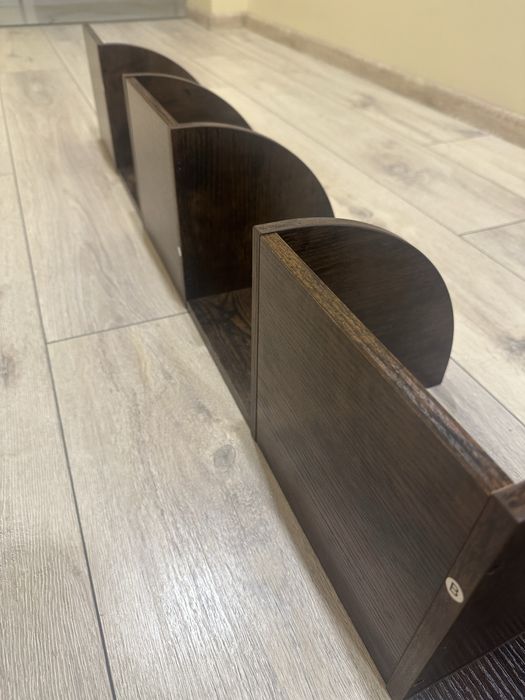 ЧИСТО НОВ Интересен ъглов рафт за стена ЧИСТО НОВ