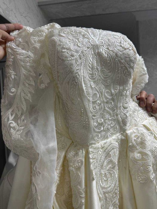 Продаётся свадебный платье