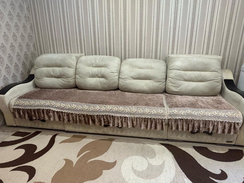 Продам Диван в хорошем состояние
