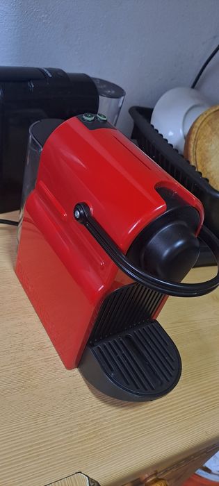 Vand aparat de cafea cu capsule nespresso