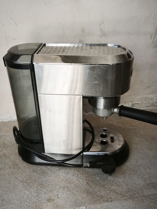 Кафемашина и кафемелачка Delonghi Dedica