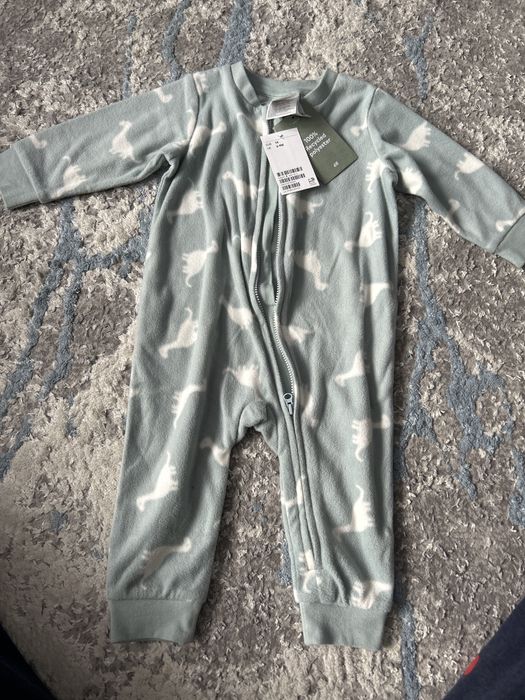 Salopeta bebelusi 6/9 luni - 74 cm  H&M  noua