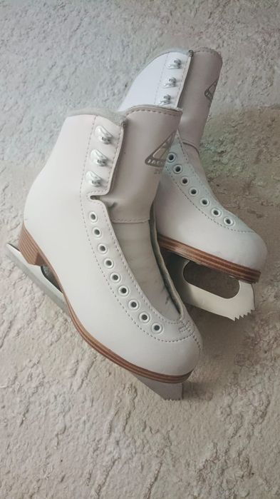 Коньки фигурные JACKSON 200