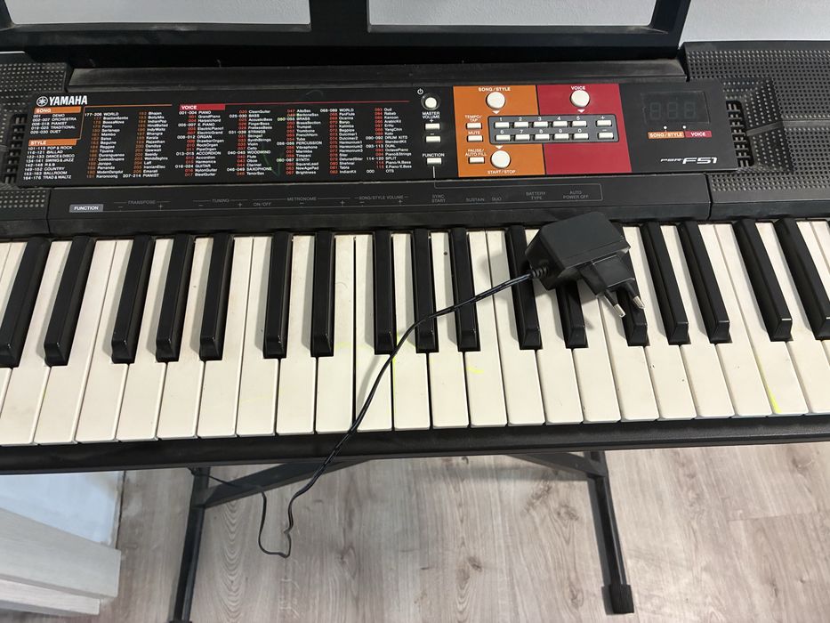 Orga Yamaha PSR-F51