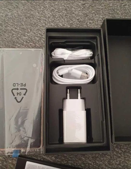 Чисто нов Смартфон 12GB RAM, 512GB, 5G