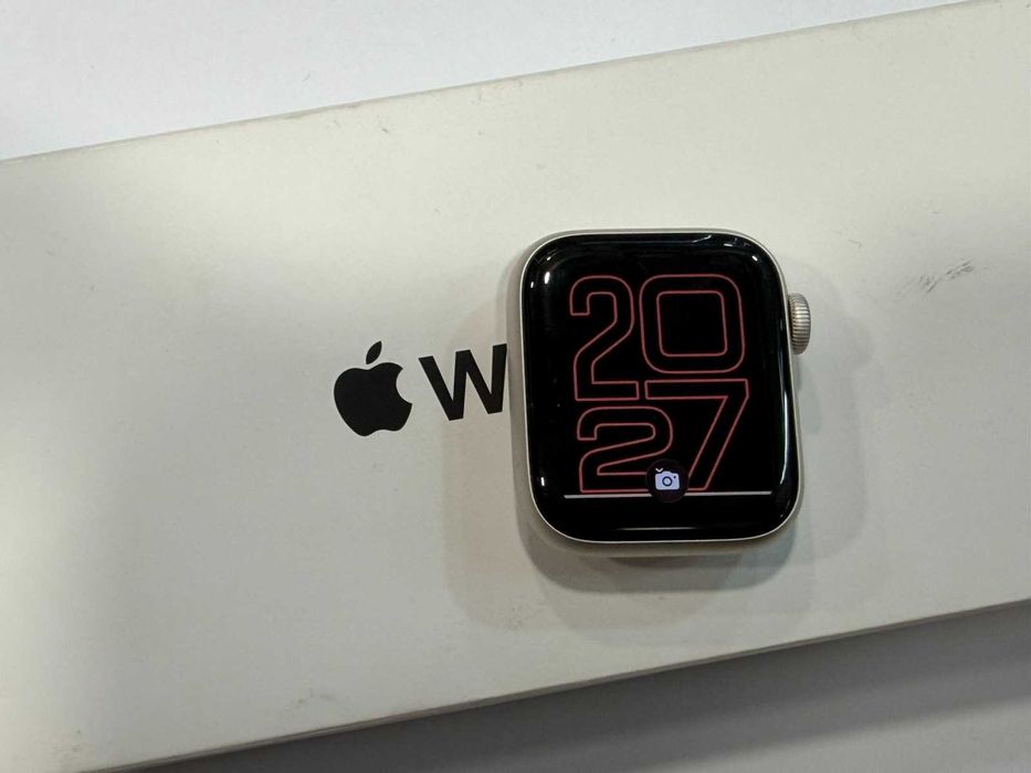 Apple Watch SE 3 40mm Starlight