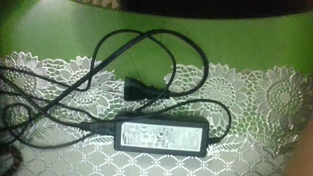Acer zaryadchik blok