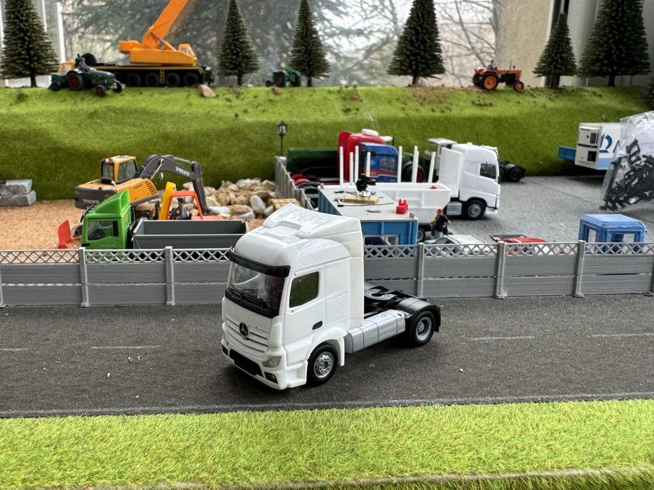 Cap tractor herpa volvo daf mercedes scara 1/87