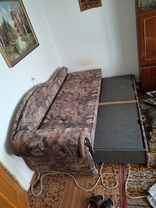 Диван Софа , 2м длина , имеется отсек хранения