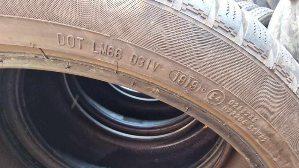 Anvelope 245/40R19 marca Continental, M +S,DOT 2019,8  mm