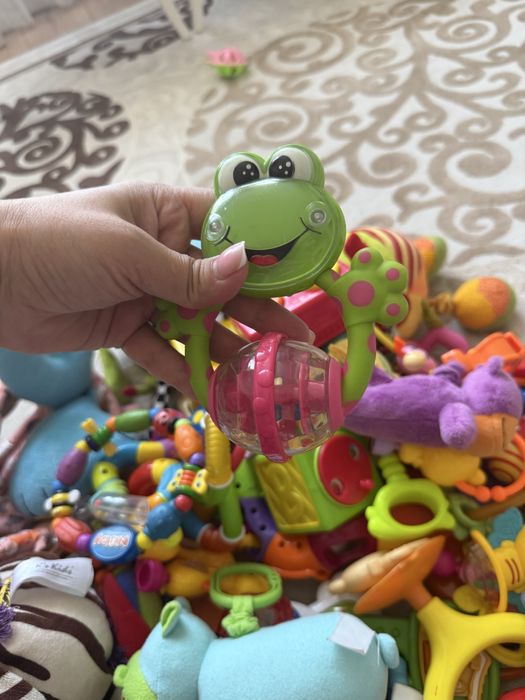 Игрушки для малышей пакетом