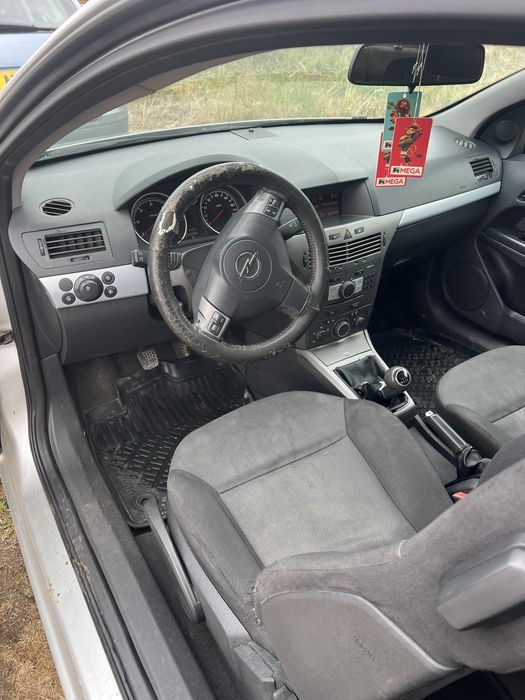 Vand opel astra h sau schimb cu logan 2012