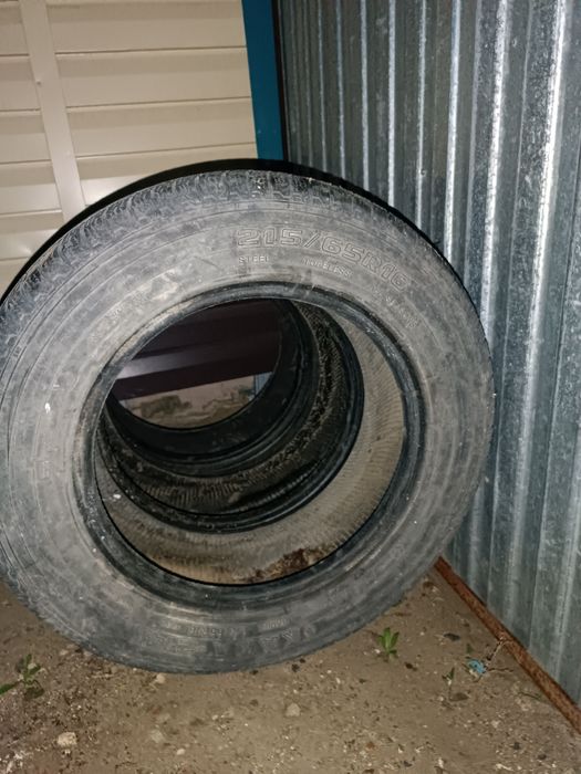 Продам шины р 16 летние 215 _ 65