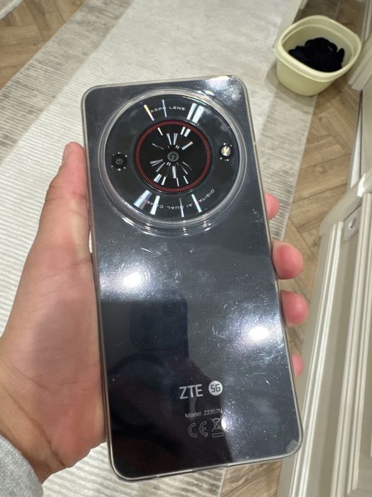 Б\У  ZTE blade A75 (5G) ,   ( 4 gb+128gb) , qora rang , holati yaxshi,