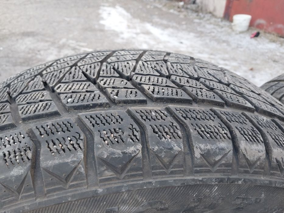 2 шины Китай 285 50 R20