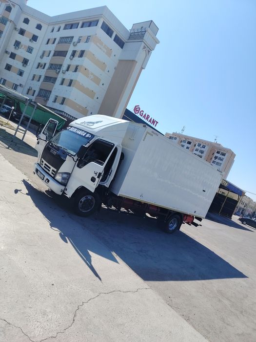 Isuzu moshinasi sotiladi