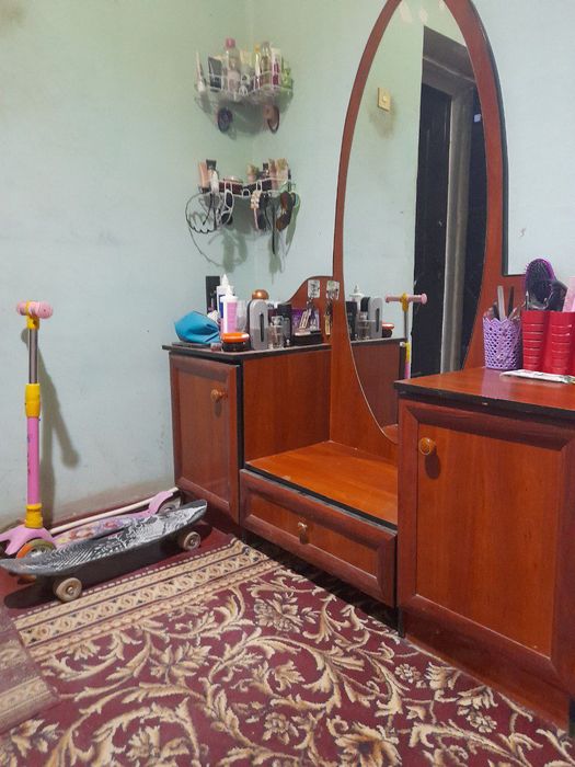 Продаётся 2-х переделанная в 3-х комн.квартира.