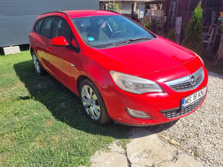 Opel Astra J motorină motor de 1.7 consum foarte mic