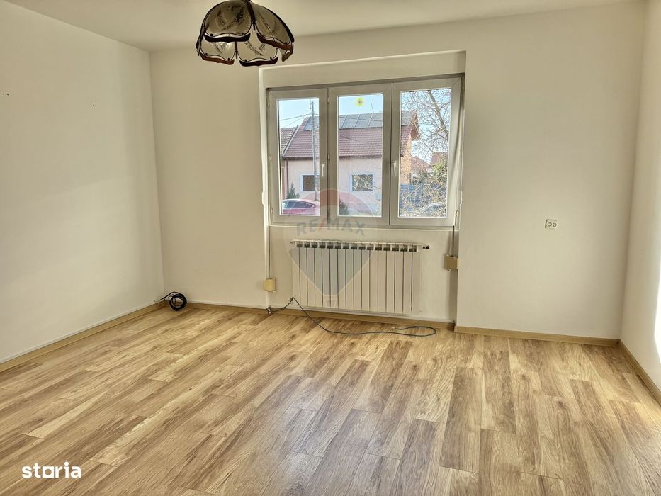 Casă / Vilă cu 6 camere de închiriat în zona Iosia