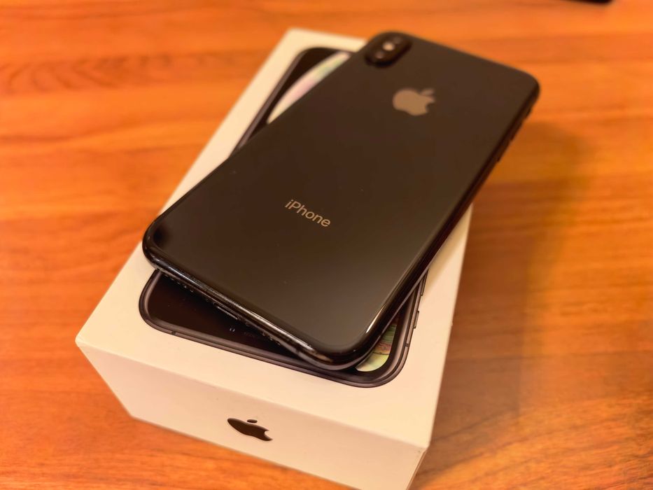 Продам IPhone XS 64 гб