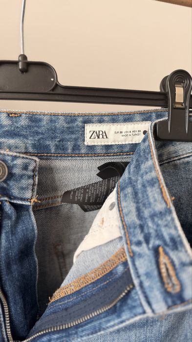 Джинсы ZARA на высокой посадке