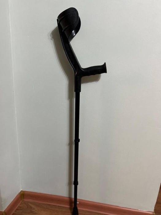 Продам костыль с подлокотником